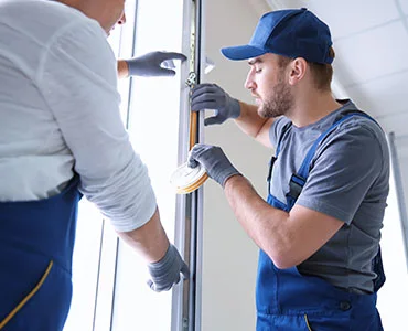 glass repair experts in Fountainebleau, FL